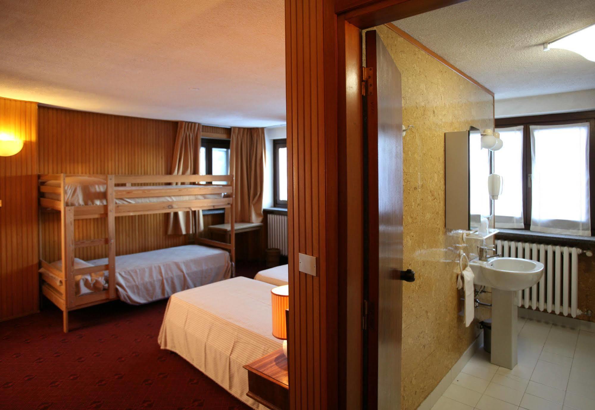 Hotel Lo Stambecco Breuil-Cervinia Εξωτερικό φωτογραφία