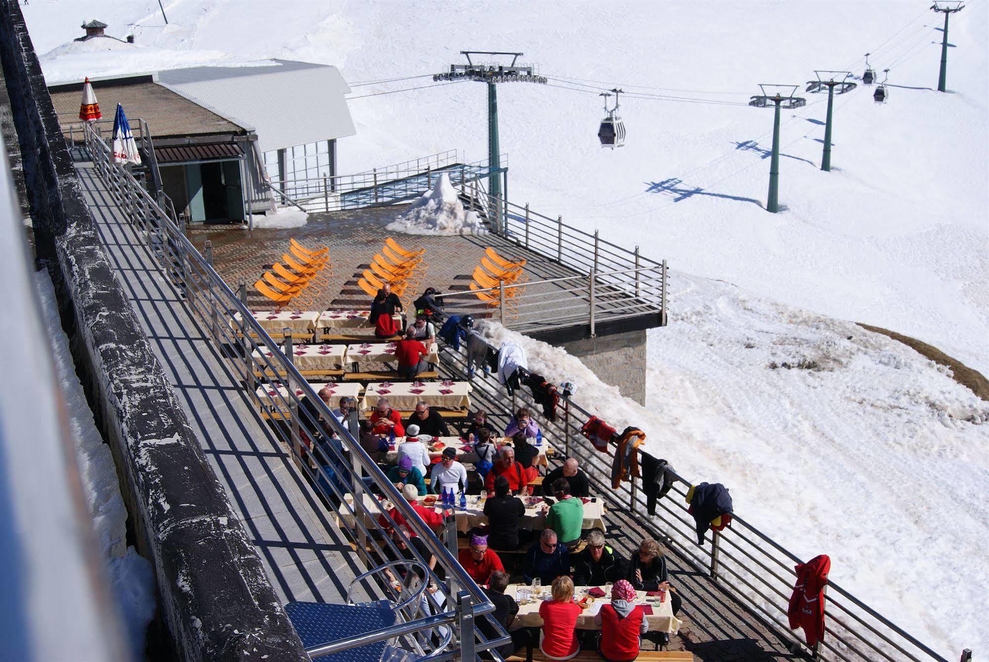 Hotel Lo Stambecco Breuil-Cervinia Εξωτερικό φωτογραφία