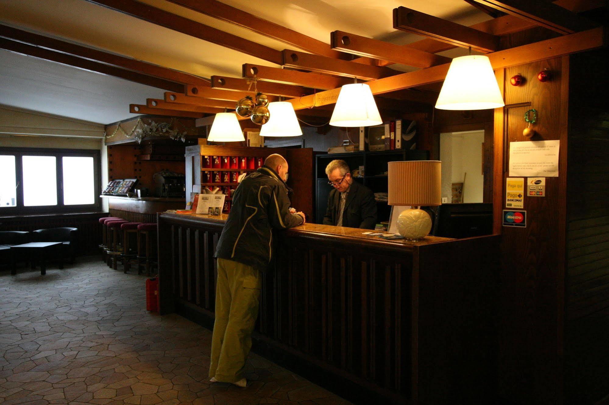 Hotel Lo Stambecco Breuil-Cervinia Εξωτερικό φωτογραφία