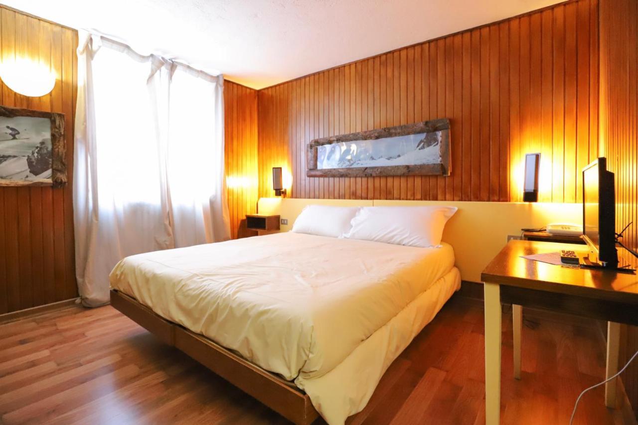 Hotel Lo Stambecco Breuil-Cervinia Εξωτερικό φωτογραφία